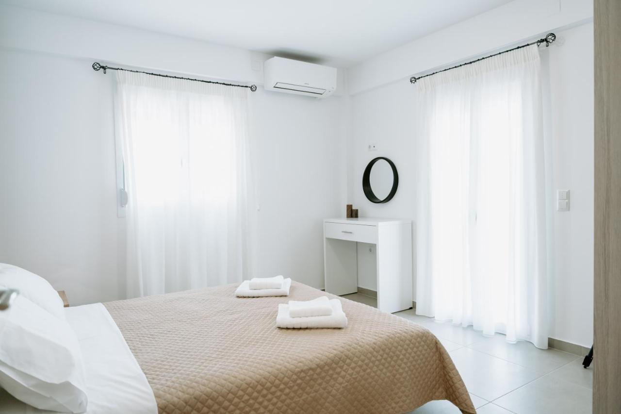 Apartments Christina Пердика Екстериор снимка
