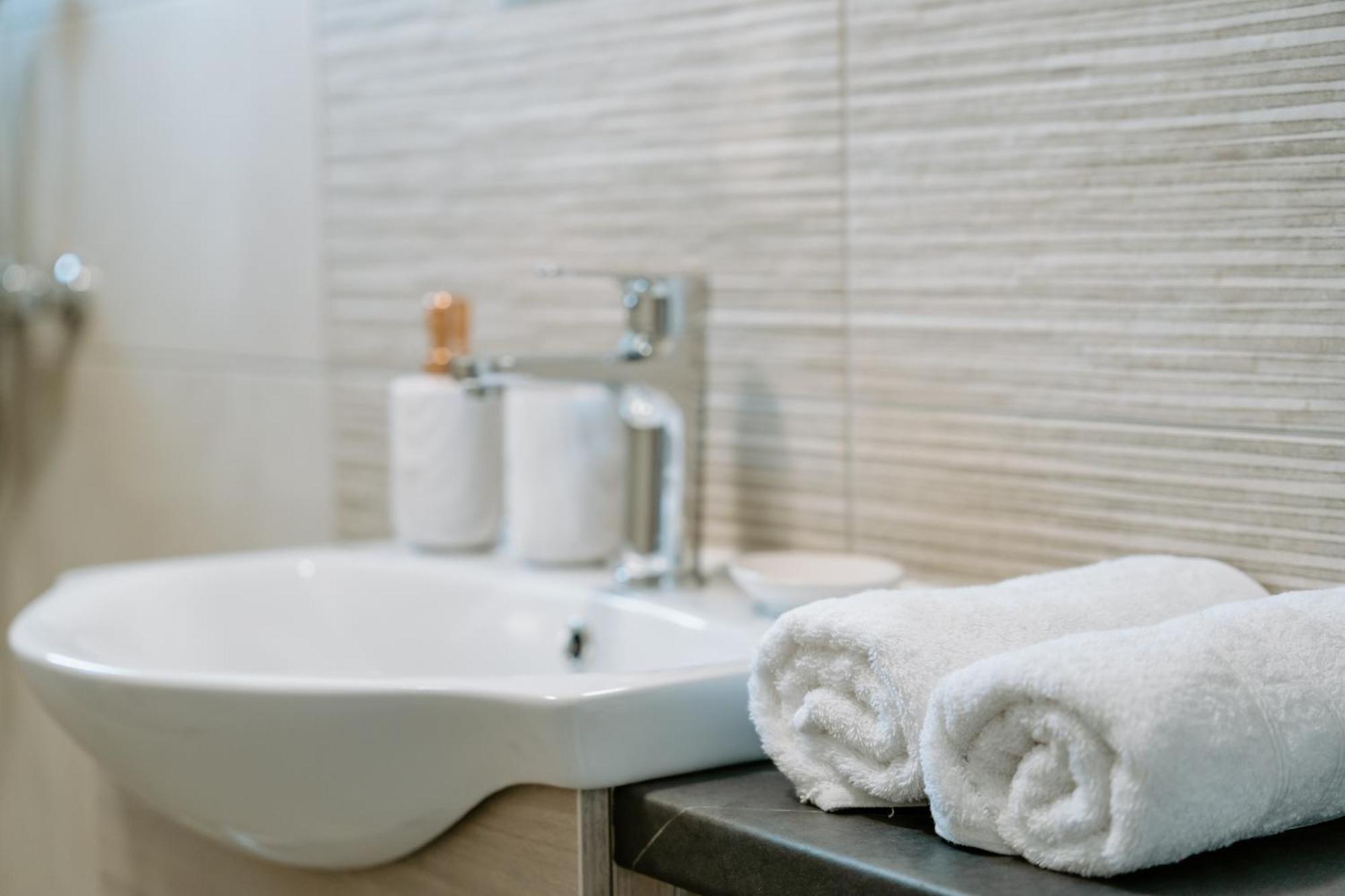 Apartments Christina Пердика Екстериор снимка