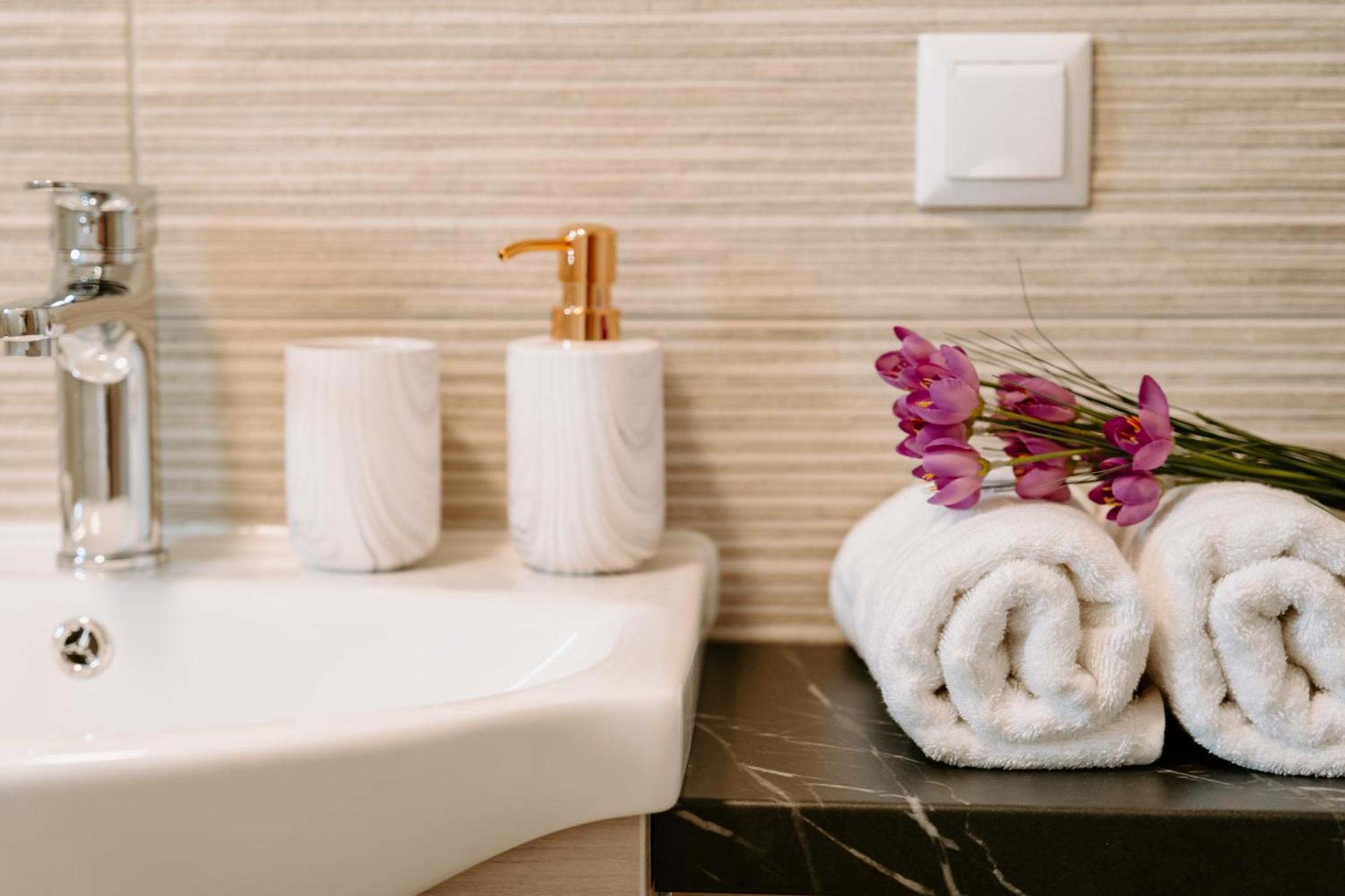 Apartments Christina Пердика Екстериор снимка