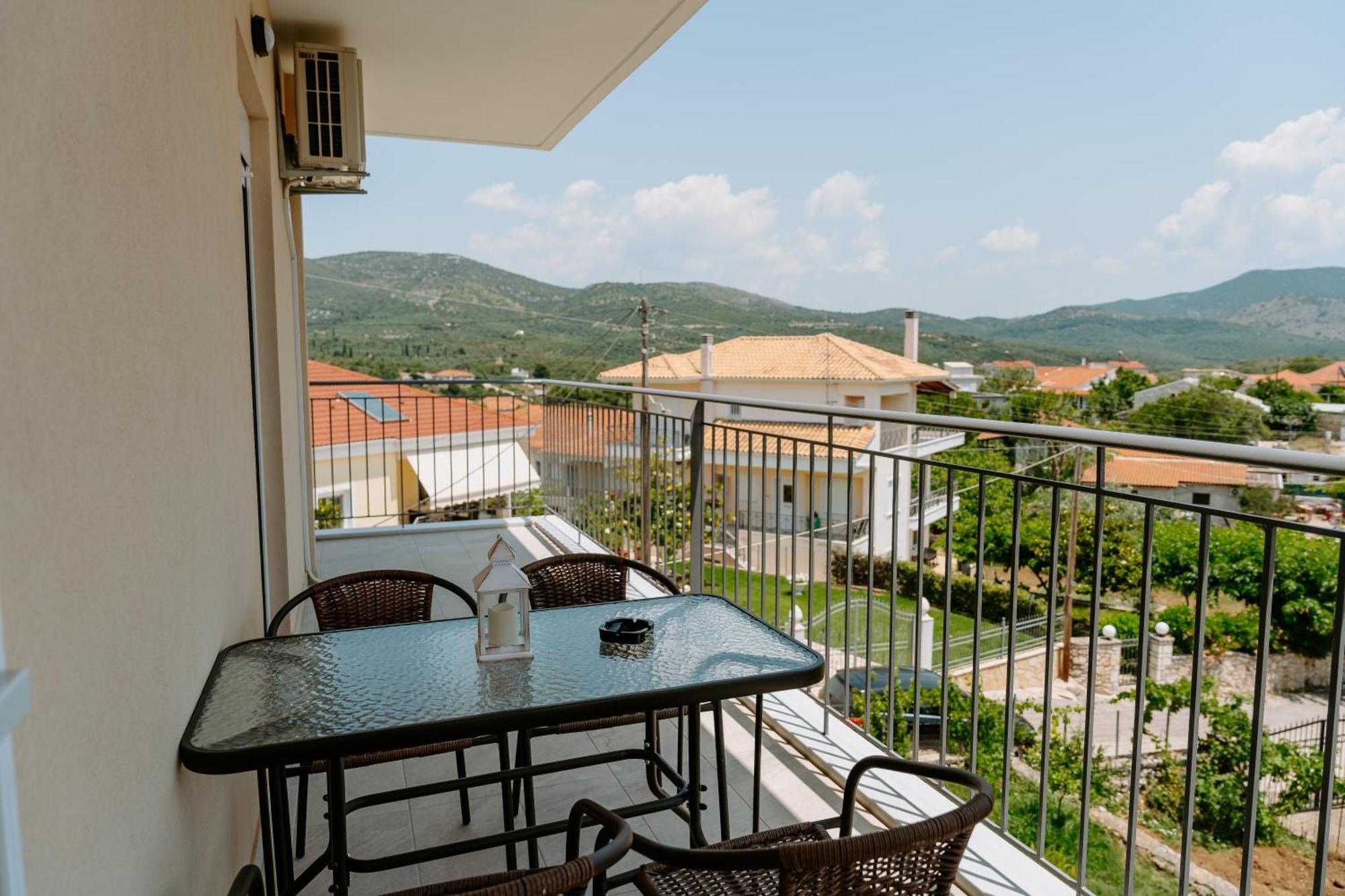 Apartments Christina Пердика Екстериор снимка